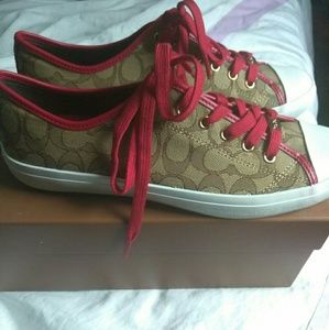 Coach Tan And Maroon Logo Shoes